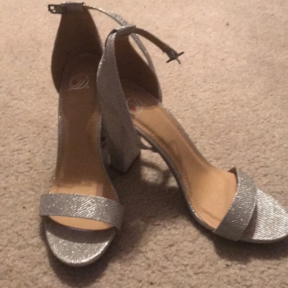 Women’s Silver Heels